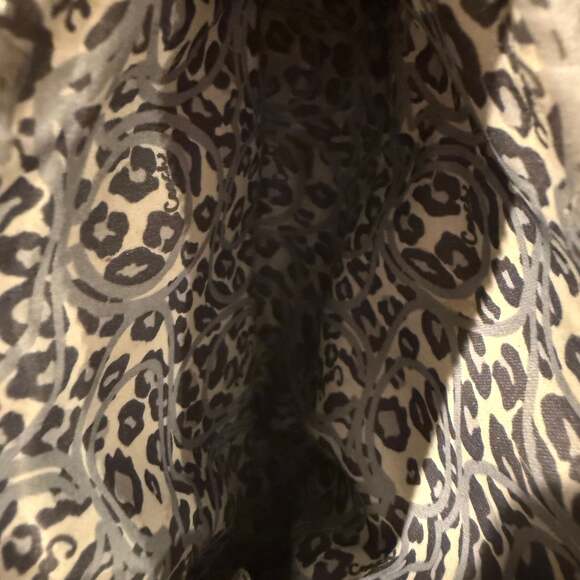 Coach Poppy Black Patent Leather Wristlet - Picture 3 of 3